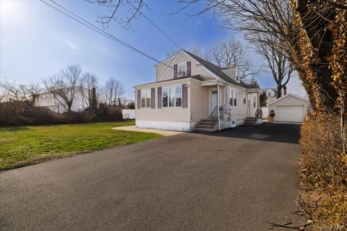 upper-1558 9th Street, West Babylon, NY, 11704 | Card Image