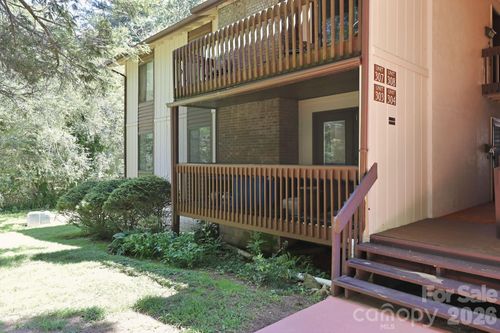 303-71 Shepard Sq, Brevard, NC, 28712-4385 | Card Image
