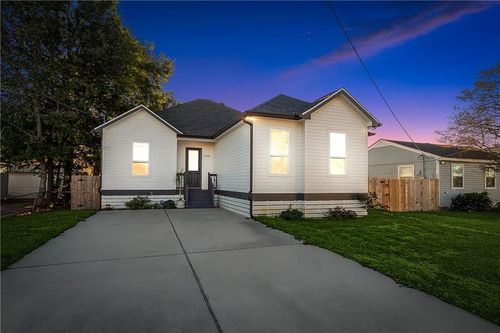 1239 Center St, Arabi, LA, 70032-1640 | Card Image