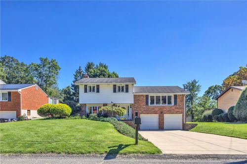 146 S Jamestown Rd, Moon/Crescent Twp, PA, 15108 | Card Image