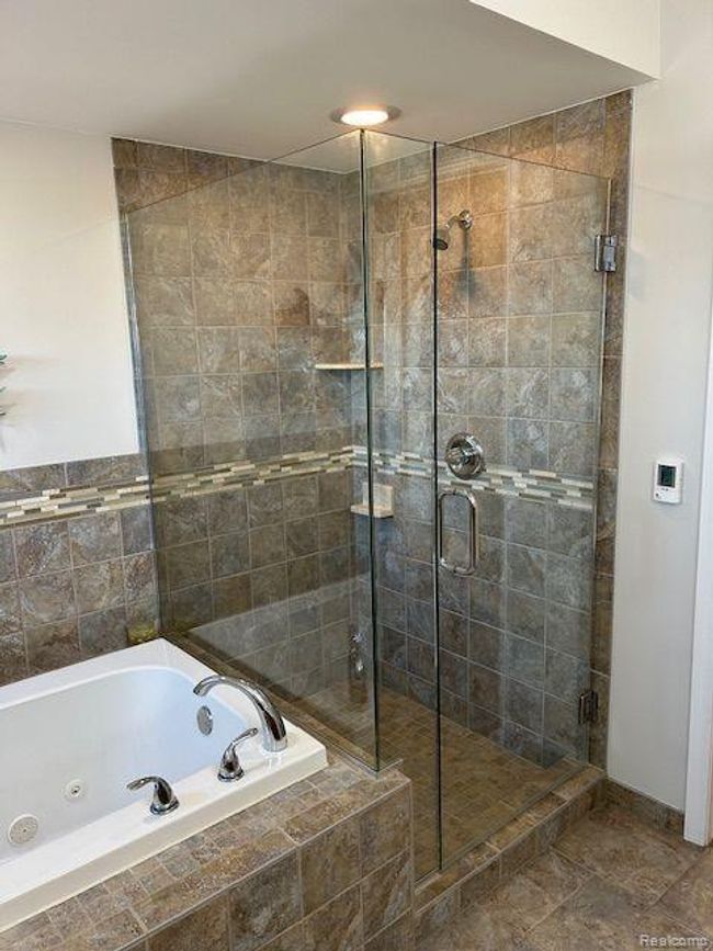 32241 N River Rd, House other with 3 bedrooms, 2 bathrooms and null parking in Harrison Twp MI | Image 25