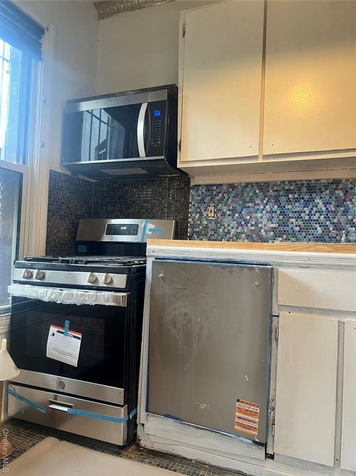 102 Kingston Ave, Brooklyn, NY, 11213-1514 | Card Image