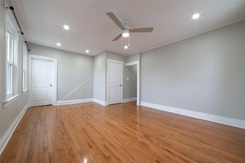 b-83 Mill River Ave, Lynbrook, NY, 11563-3810 | Card Image