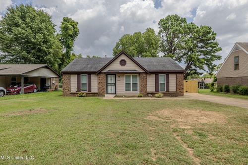 6450 Yorkshire Rd, Horn Lake, MS, 38637-2167 | Card Image