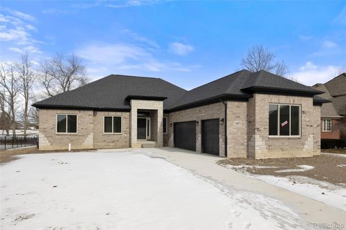 7100 Dryden Rd, Almont, MI, 48003-7931 | Card Image