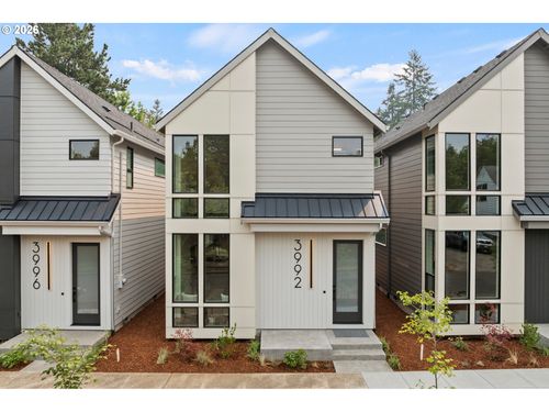 3992 Ne 35th Ave, Portland, OR, 97212-1825 | Card Image