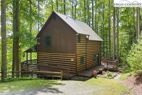 175 Hillcrest Dr, Blowing Rock, NC, 28605-7222 | Card Image