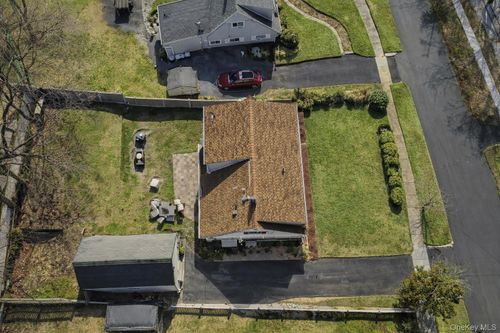 90 Mountaindale Rd, Yonkers, NY, 10710-3522 | Card Image