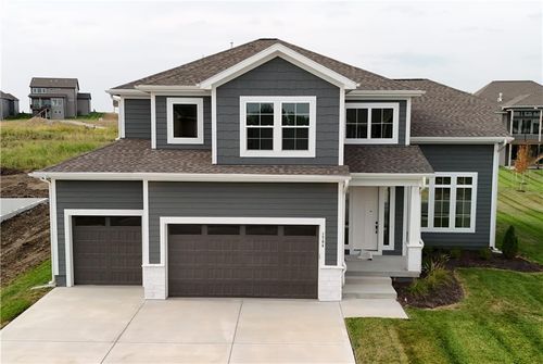 17218 S Heatherwood St, Olathe, KS, 66062-6633 | Card Image