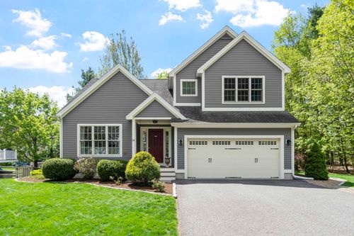 35 Exeter Farms Rd, Exeter, NH, 03833-4886 | Card Image