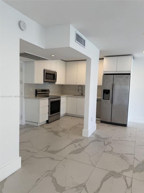 106-17560 Atlantic Blvd, Sunny Isles Beach, FL, 33160-2833 | Card Image