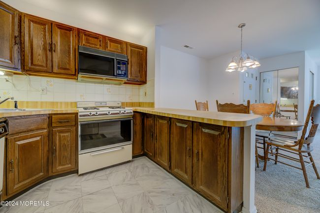 8 Arrowwood Ct, Home with 2 bedrooms, 1 bathrooms and 1 parking in Red Bank NJ | Image 8