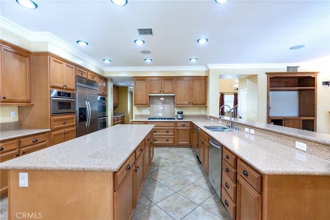 14145 Prairie Creek Pl, House other with 6 bedrooms, 5 bathrooms and 4 parking in Eastvale CA | Image 13