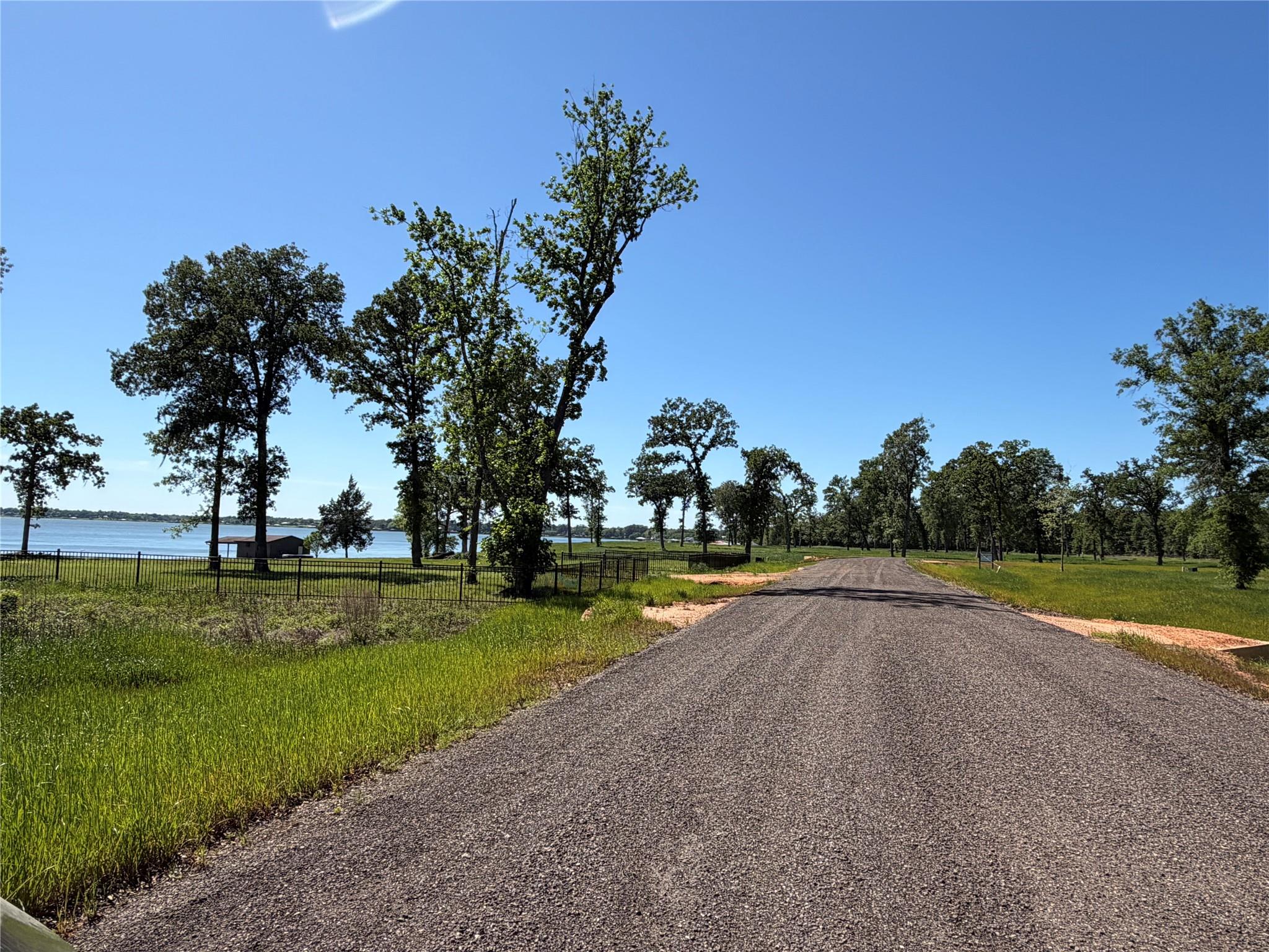 Land in Livingston