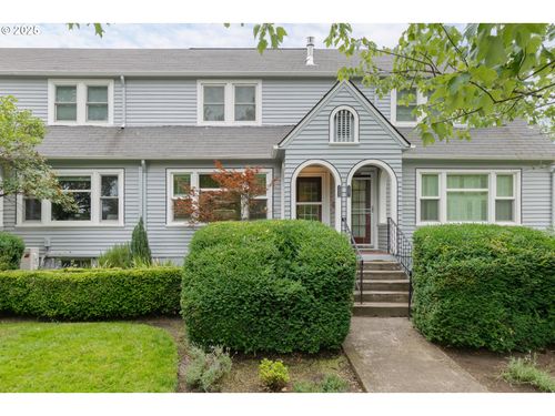 1689 Olive St, Eugene, OR, 97401-3917 | Card Image