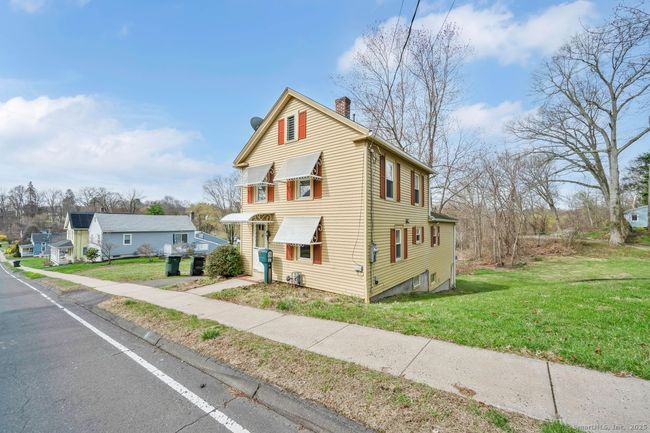 28 Center St, House other with 2 bedrooms, 2 bathrooms and null parking in Windsor Locks CT | Image 7