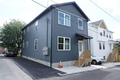 13 Benton St, Providence, RI, 02909-2707 | Card Image