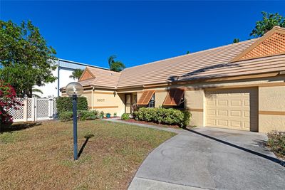 3607 57 Th Avenue Drive W, House other with 2 bedrooms, 2 bathrooms and null parking in Bradenton FL | Image 3