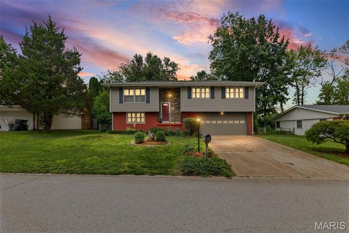 1029 Five Forks Dr, Belleville, IL, 62221-5703 | Card Image