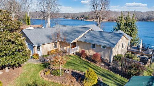 428 Long Island Dr, Moneta, VA, 24121-1912 | Card Image