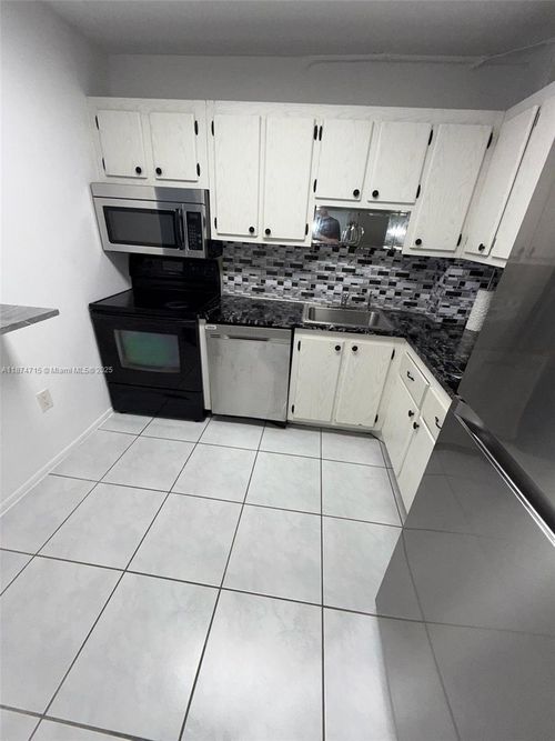 524-16950 W Dixie Hwy, North Miami Beach, FL, 33160-3777 | Card Image