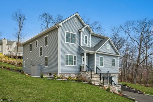 518 Cardinal Ln, Green Brook, NJ, 08812-2117 | Card Image