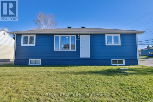 646 College St, Timmins, ON, P4N5J8 | Card Image