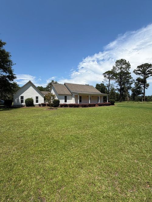 5900 Old Valdosta Rd, Nashville, GA, 31639-6327 | Card Image