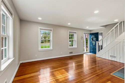 373 Great River Rd, Great River, NY, 11739-3010 | Card Image