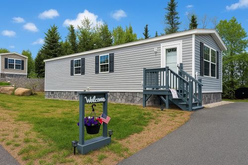 12 Victoria Ln, Berlin, NH, 03570-4400 | Card Image