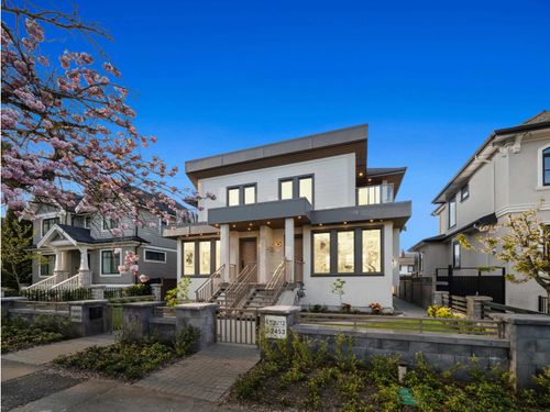 2455 W 10th Ave, Vancouver, BC, V6K2J4 | Card Image