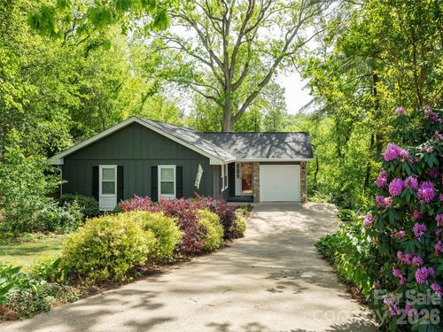 40 Fieldcrest Rd, Arden, NC, 28704-8449 | Card Image