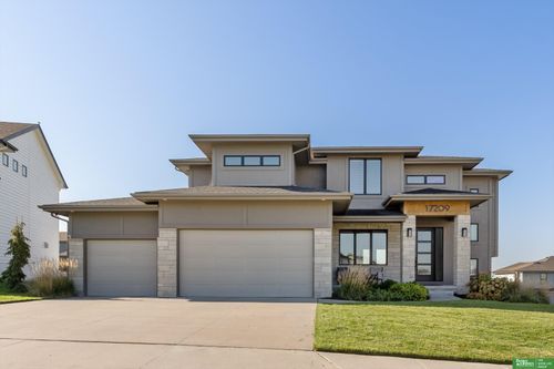 17209 Potter St, Bennington, NE, 68007-1680 | Card Image