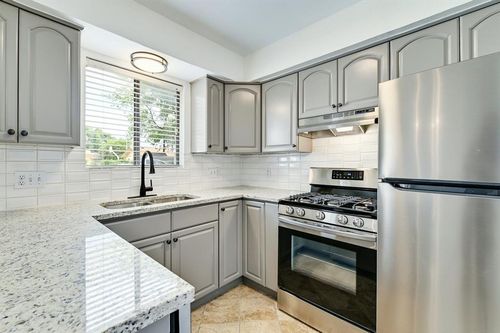 apt-b-204 Northwest Dr, Round Rock, TX, 78664-4241 | Card Image