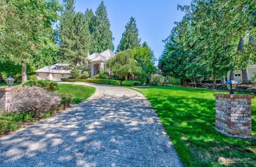 7214 204th Dr Ne, Redmond, WA, 98053-4728 | Card Image