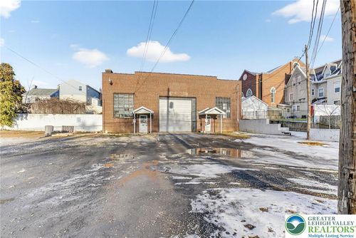 113 Railroad St, Catasauqua, PA, 18032-1975 | Card Image