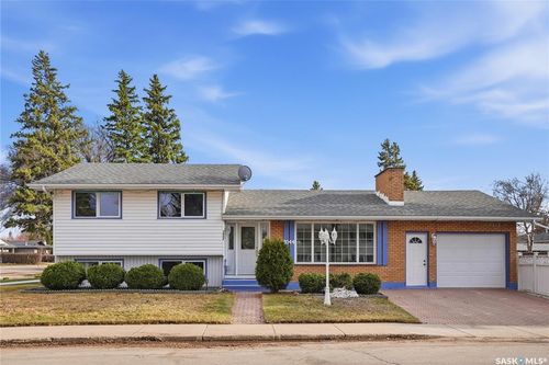 1044 East Centre, Saskatoon, SK, S7J3A3 | Card Image