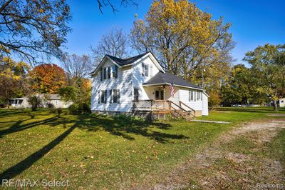 2137 S Term Street, Home with 2 bedrooms, 1 bathrooms and null parking in Burton MI | Image 2