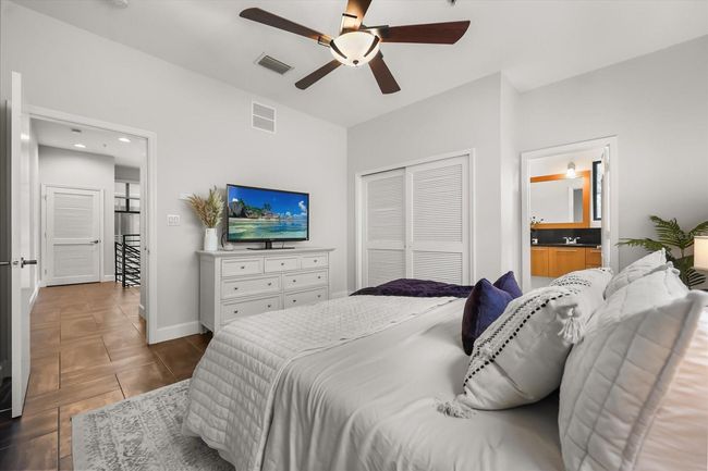 Primary Bedroom | Image 19