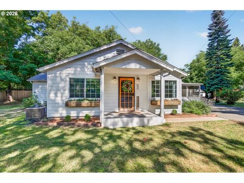 295 W Evans Creek Rd, Rogue River, OR, 97537-4683 | Card Image