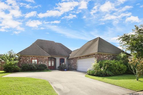4046 Driftwood Dr, Zachary, LA, 70791-5440 | Card Image