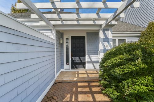 142-142 Lansdowne, Westport, CT, 06880 | Card Image