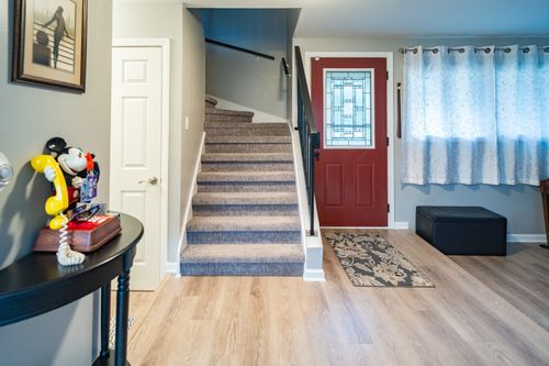 164 Cascade Dr, Indian Head Park, IL, 60525-4483 | Card Image