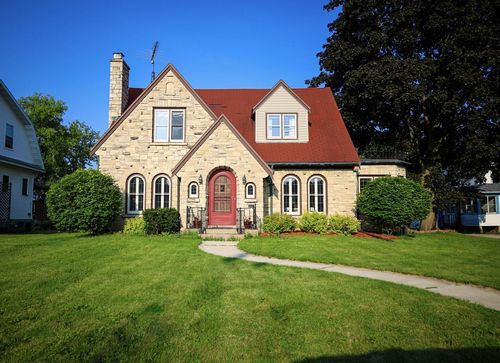 12 N Walnut Street, MAYVILLE, WI, 53050 | Card Image