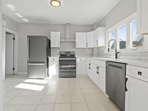 1-42 William St, Medford, MA, 02155-6422 | Card Image