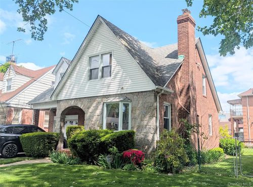 16411 67th Ave, Fresh Meadows, NY, 11365-1907 | Card Image
