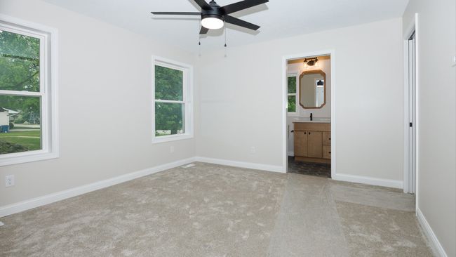 512 E Walnut St, House other with 2 bedrooms, 3 bathrooms and 2 parking in Hudson IL | Image 16