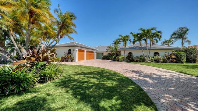 642 S Owl Dr, House other with 3 bedrooms, 2 bathrooms and null parking in SARASOTA FL | Image 4