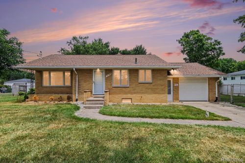 5199 Lapeer Rd, Burton, MI, 48509-2019 | Card Image