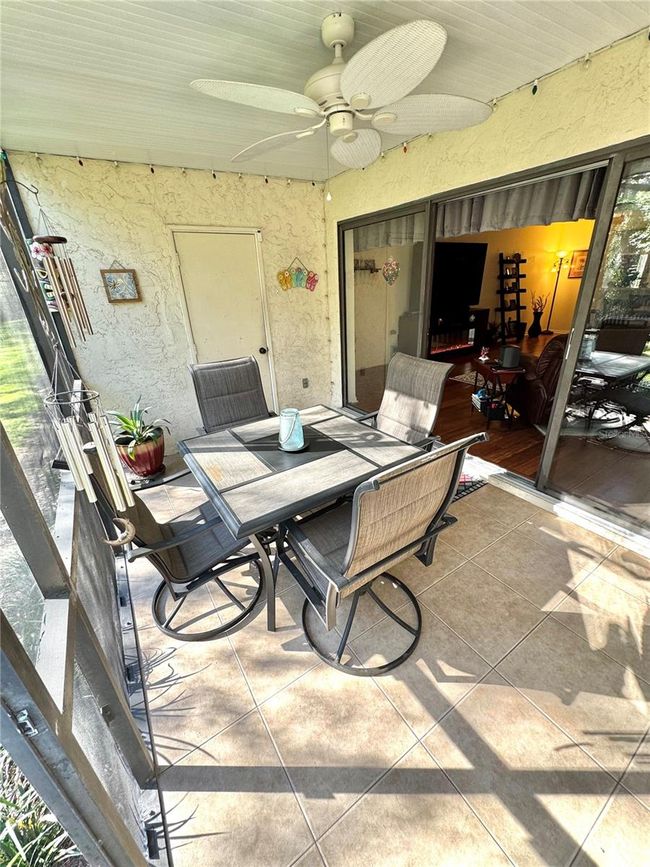 Screened lanai | Image 31